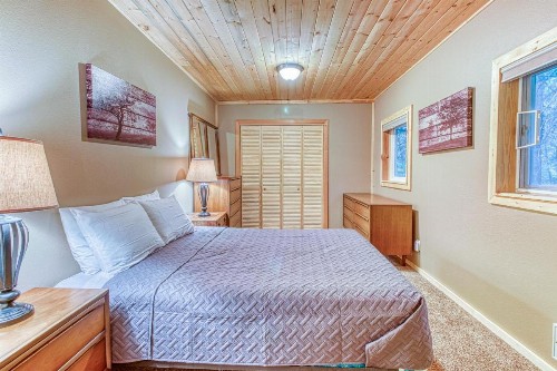 Pine Breeze Lodge - image 10