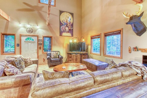 Pine Breeze Lodge - image 11