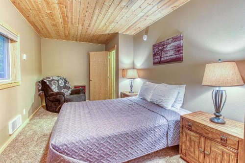 Pine Breeze Lodge - image 2