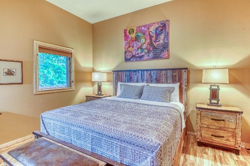 Pine Breeze Lodge - image 9