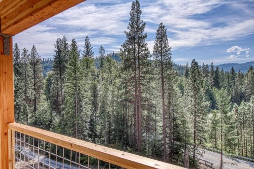 Hillside Hideaway - image 12