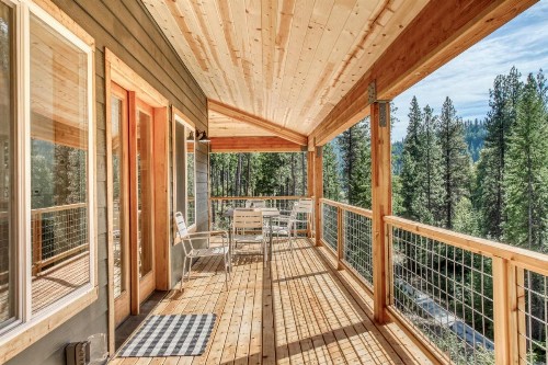 Hillside Hideaway - image 2