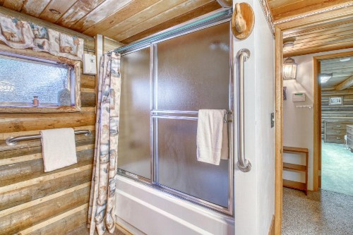Mountain Music Lodge - image 8