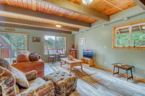 Mountain Music Cabin - image 9