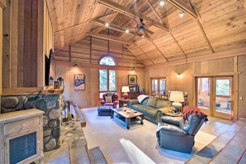 Cabin with Hot Tub - 14 Miles to Leavenworth! - image 10