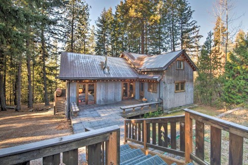 Cabin with Hot Tub - 14 Miles to Leavenworth! - image 2