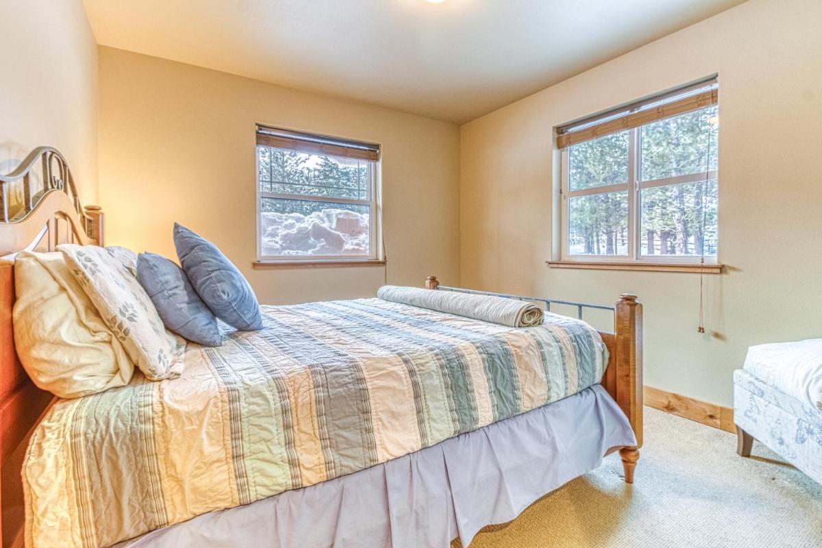 River Song Cabin - image 7