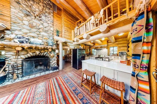 Chateau McClelland & Guest Cottage - image 4