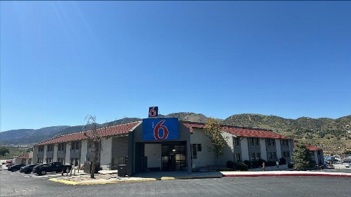 Motel 6-Lebec CA - image 1