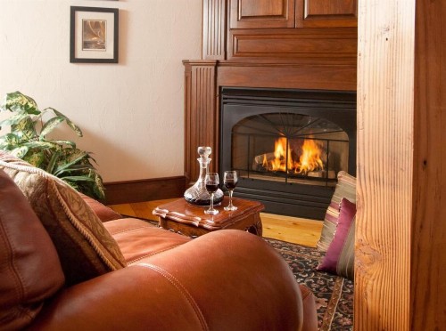 Stonecroft Country Inn - image 13