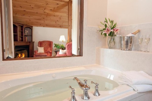 Stonecroft Country Inn - image 5
