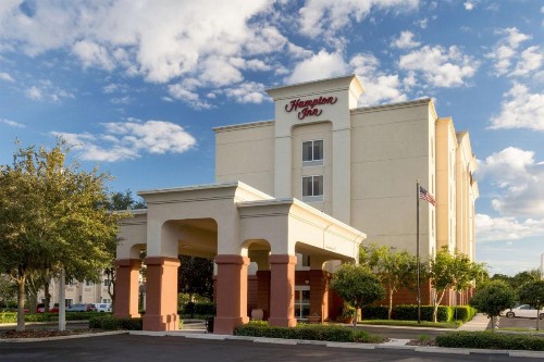 Hampton Inn Leesburg - image 1