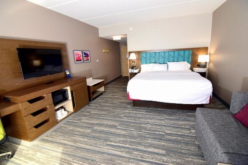 Hampton Inn Leesburg - image 18