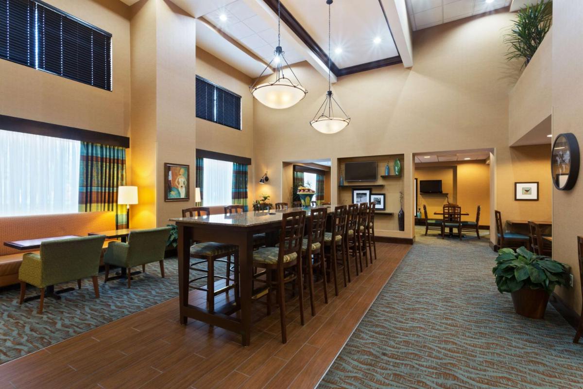 Hampton Inn Leesburg - image 3