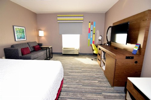 Hampton Inn Leesburg - image 33