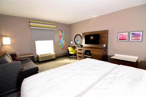 Hampton Inn Leesburg - image 49