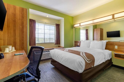 Quality Inn & Suites Lehigh Acres Fort Myers - image 28