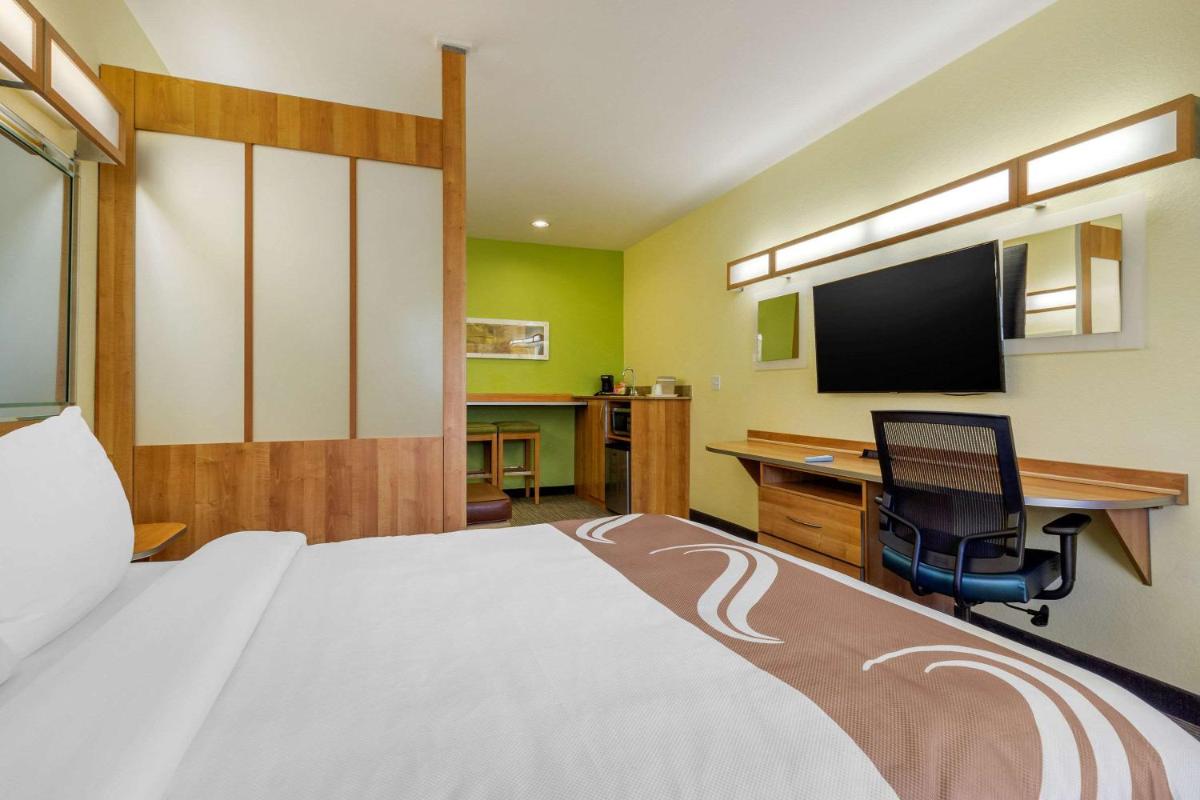 Quality Inn & Suites Lehigh Acres Fort Myers - image 3