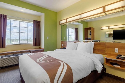Quality Inn & Suites Lehigh Acres Fort Myers - image 37