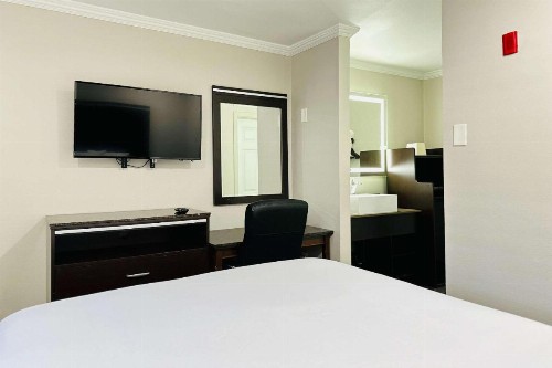 Rodeway Inn Lemon Grove San Diego East - image 10