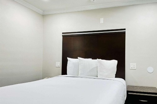 Rodeway Inn Lemon Grove San Diego East - image 8