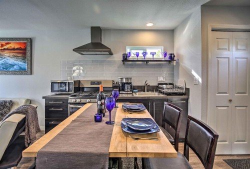 '3 Jewels' Cottage Mins to Dwntwn San Diego & Zoo - image 3