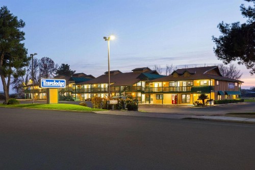 Travelodge by Wyndham Lemoore Near Naval Air Station