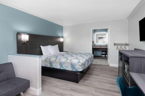Travelodge by Wyndham Lemoore Near Naval Air Station - image 31