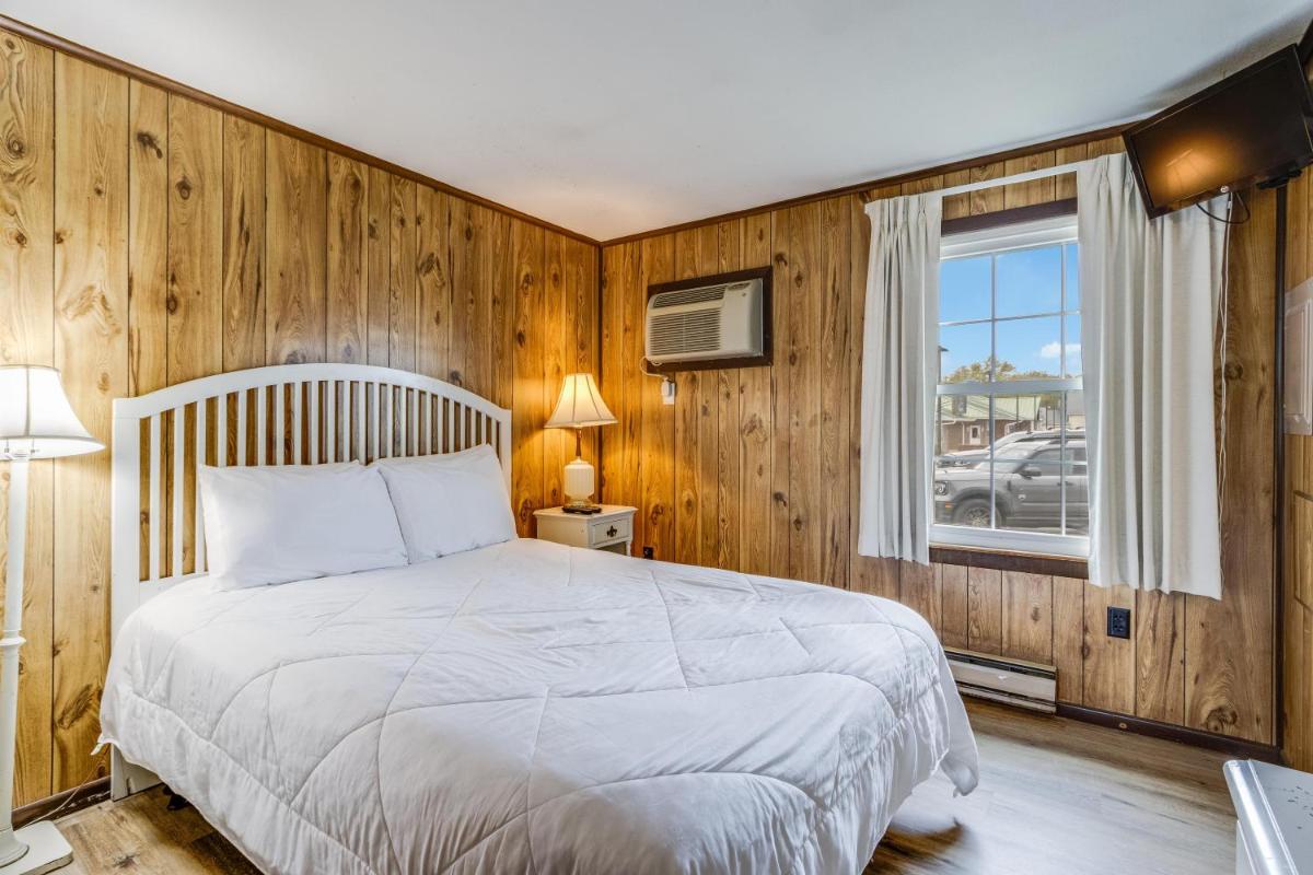 Driftwood Efficiency Motel - main image
