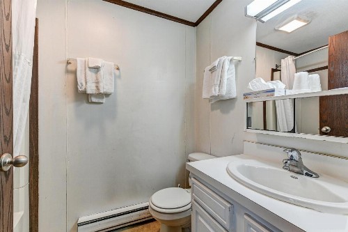 Driftwood Efficiency Motel - image 17