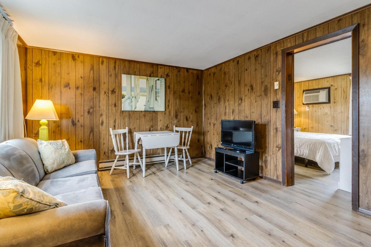 Driftwood Efficiency Motel - image 2