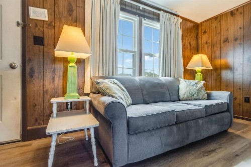 Driftwood Efficiency Motel - image 26