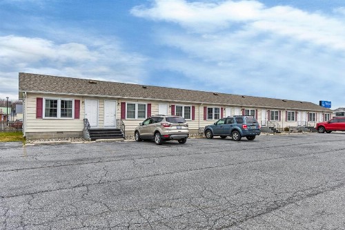Driftwood Efficiency Motel - image 27