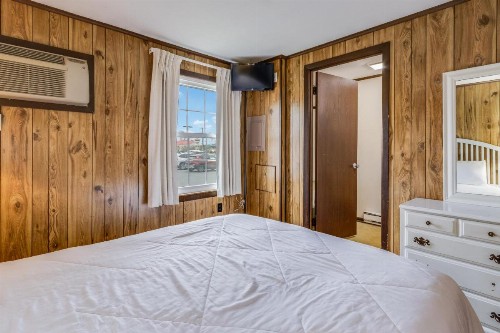 Driftwood Efficiency Motel - image 30
