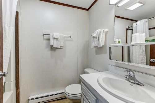Driftwood Efficiency Motel - image 34