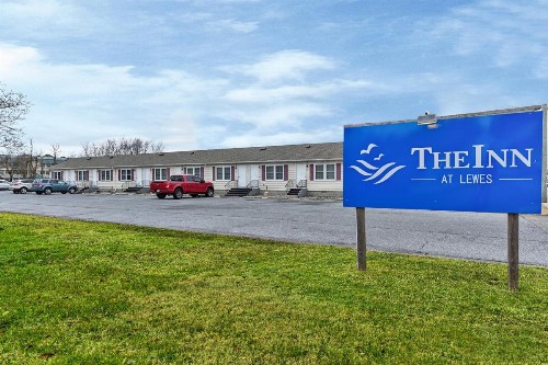 Driftwood Efficiency Motel - image 39