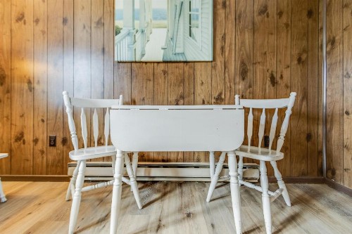 Driftwood Efficiency Motel - image 41