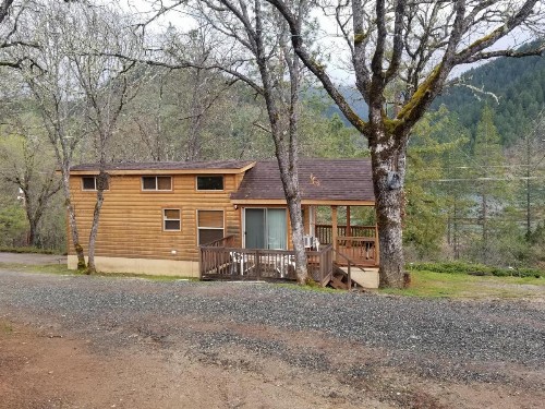Lakeview Terrace Resort - image 3