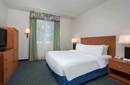 Embassy Suites Lexington - image 14