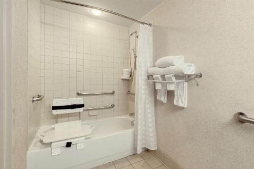 Embassy Suites Lexington - image 21
