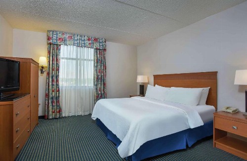 Embassy Suites Lexington - image 31