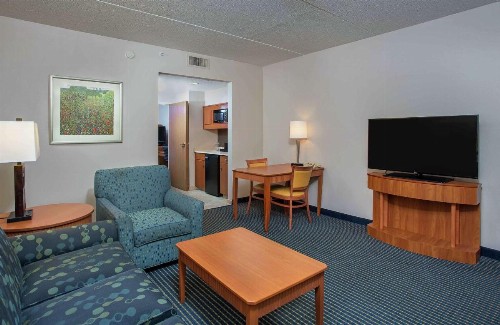 Embassy Suites Lexington - image 6