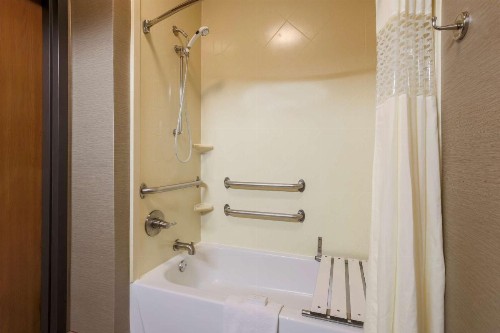 Hampton Inn Lexington South - image 18