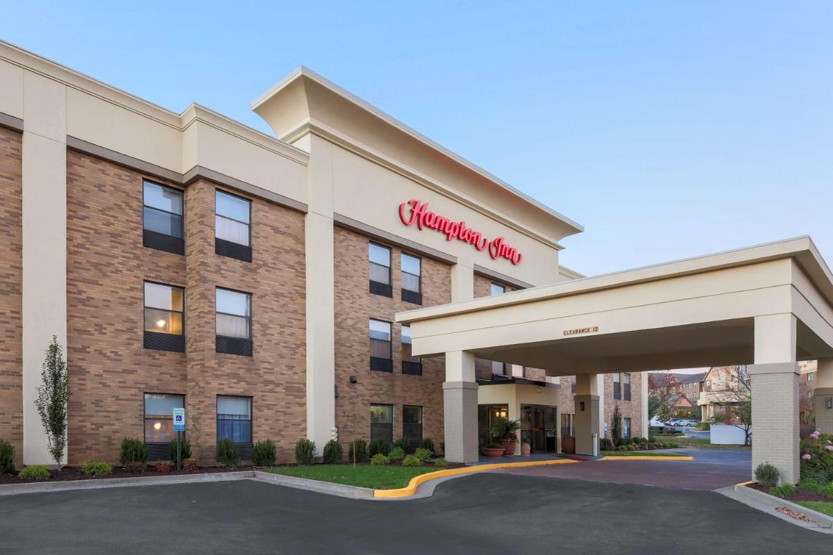 Hampton Inn Lexington South - image 3