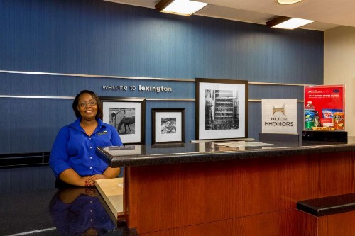 Hampton Inn Lexington South - image 6