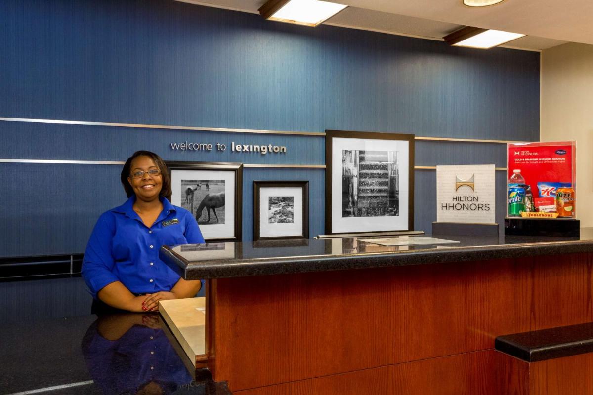 Hampton Inn Lexington South - image 6