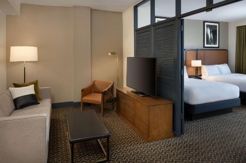 DoubleTree Suites by Hilton Lexington - image 23