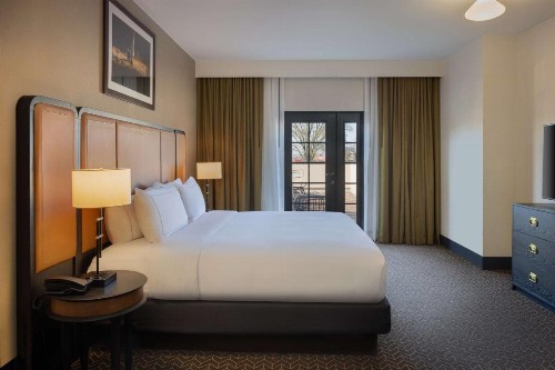 DoubleTree Suites by Hilton Lexington - image 26