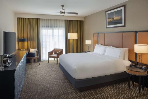 DoubleTree Suites by Hilton Lexington - image 33