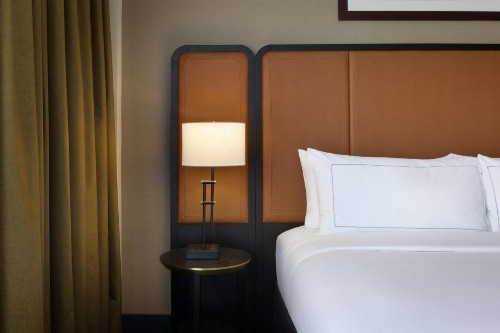 DoubleTree Suites by Hilton Lexington - image 38